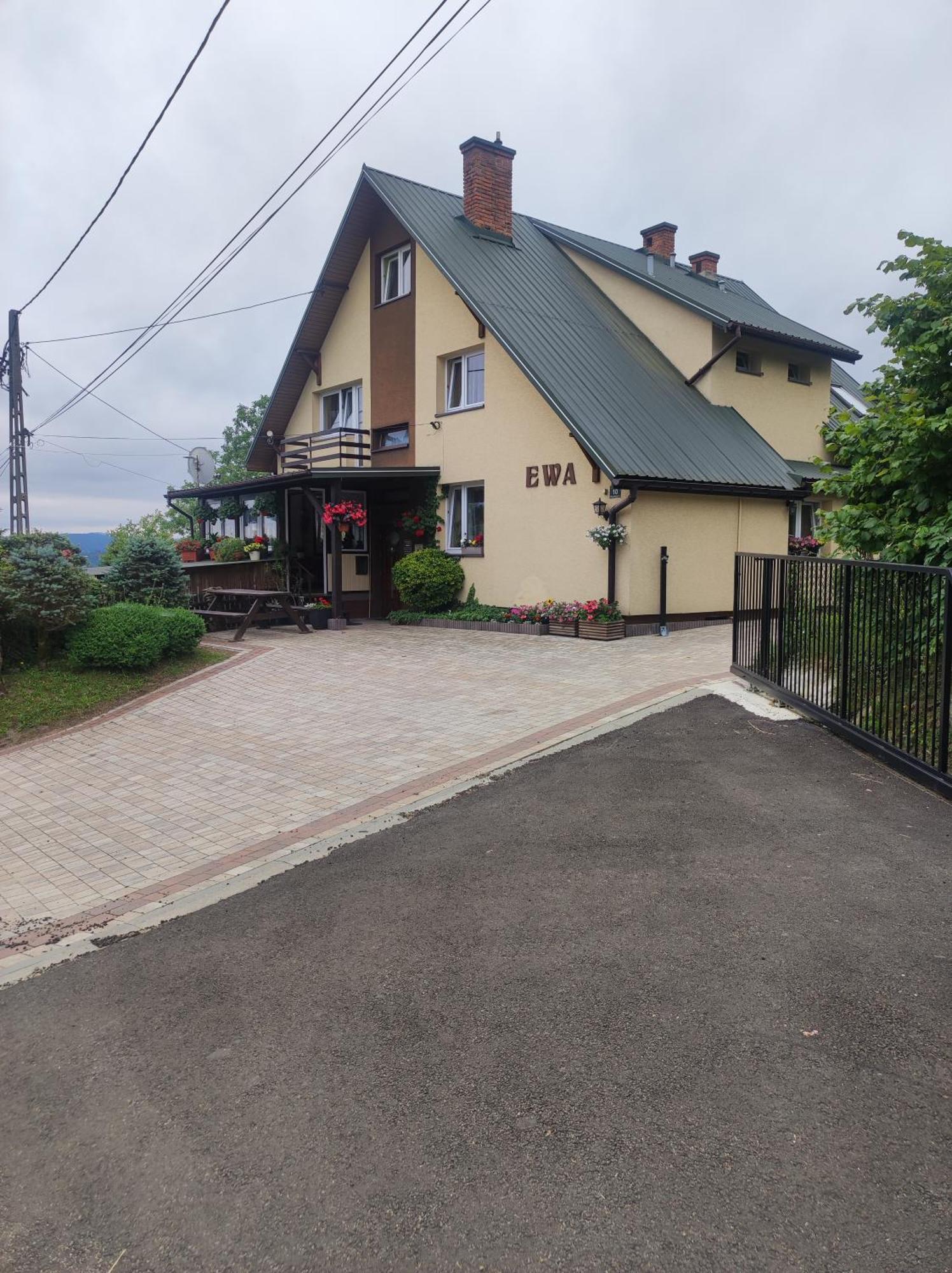 Dom Goscinny Ewa - Noclegi W Polanczyku Exterior foto